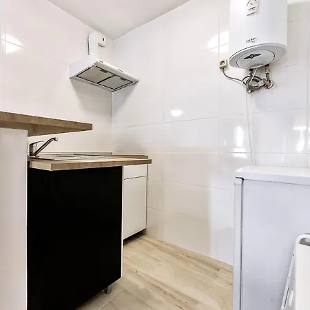 Daire Two Bedroom Close To The Beach In *